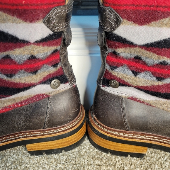 Pendleton x Clarks Ottawa Boots made in Italy, Size 6 - Picture 8 of 13